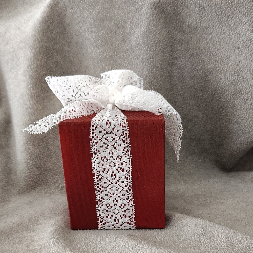 NWOT, Holiday Accent, Package